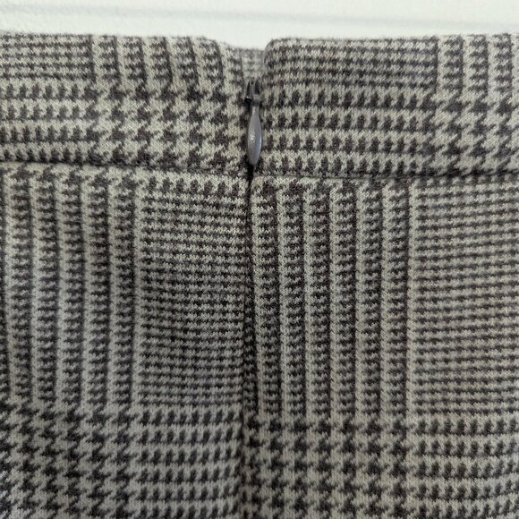 Banana Republic Notch Front Mini Skirt, plaid, 8, LNWOT/no flaws, fully lined - Picture 4 of 6